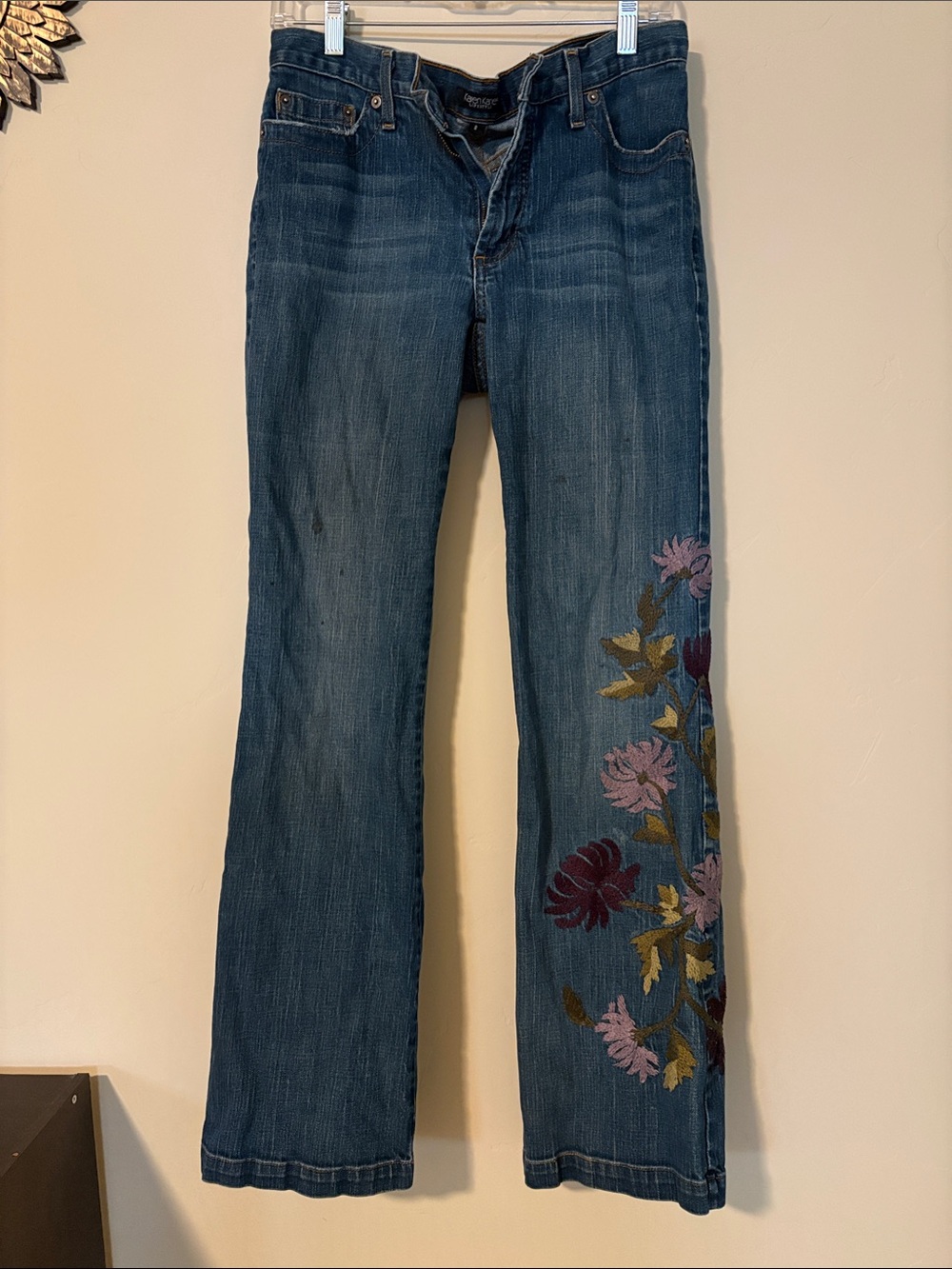 Embroidered Dark Blue Women’s Jeans size medium